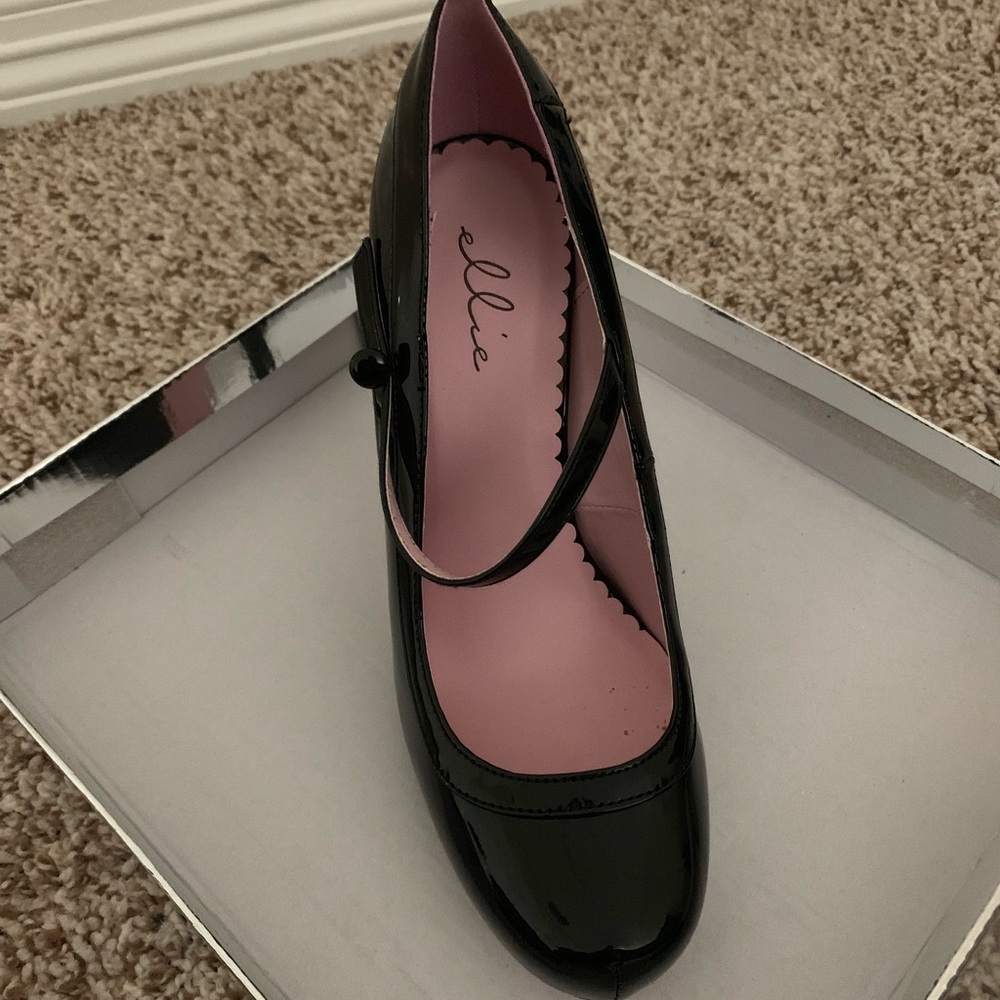 Ellie Baby Doll  size 8